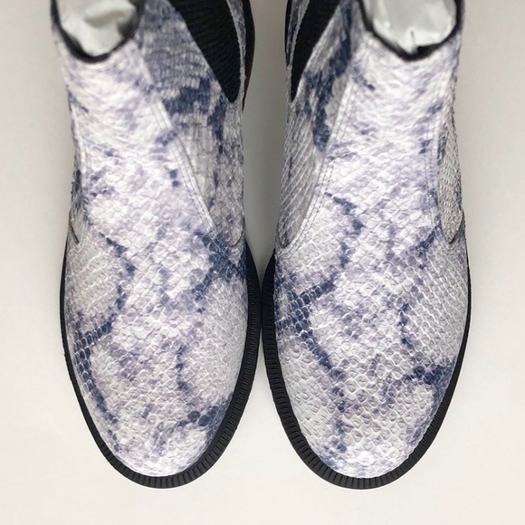 [ nib ] Dr. Martens Flora Snake Chelsea Boots - Picture 4 of 5